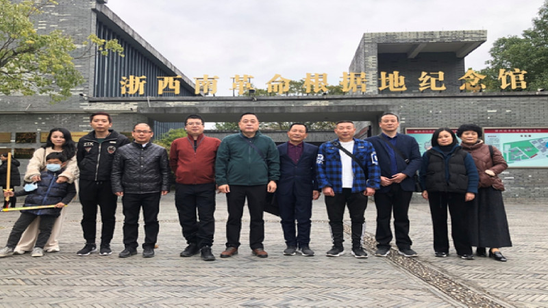 切记革命历史，，，，，，，传承红色基因